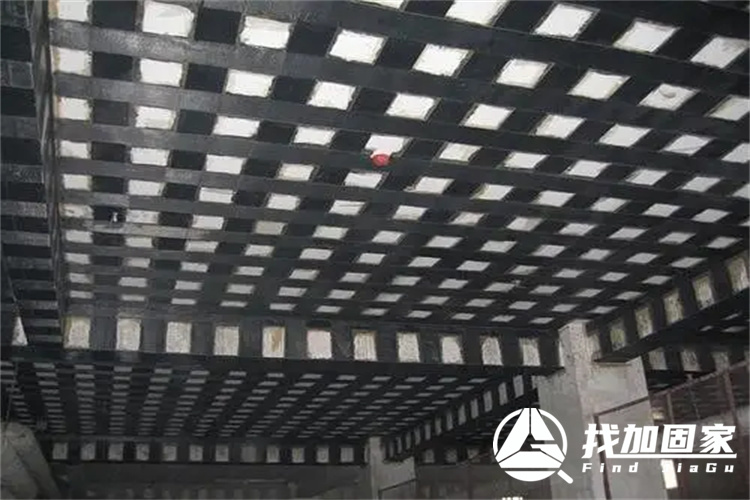 楼板碳纤维加固方案