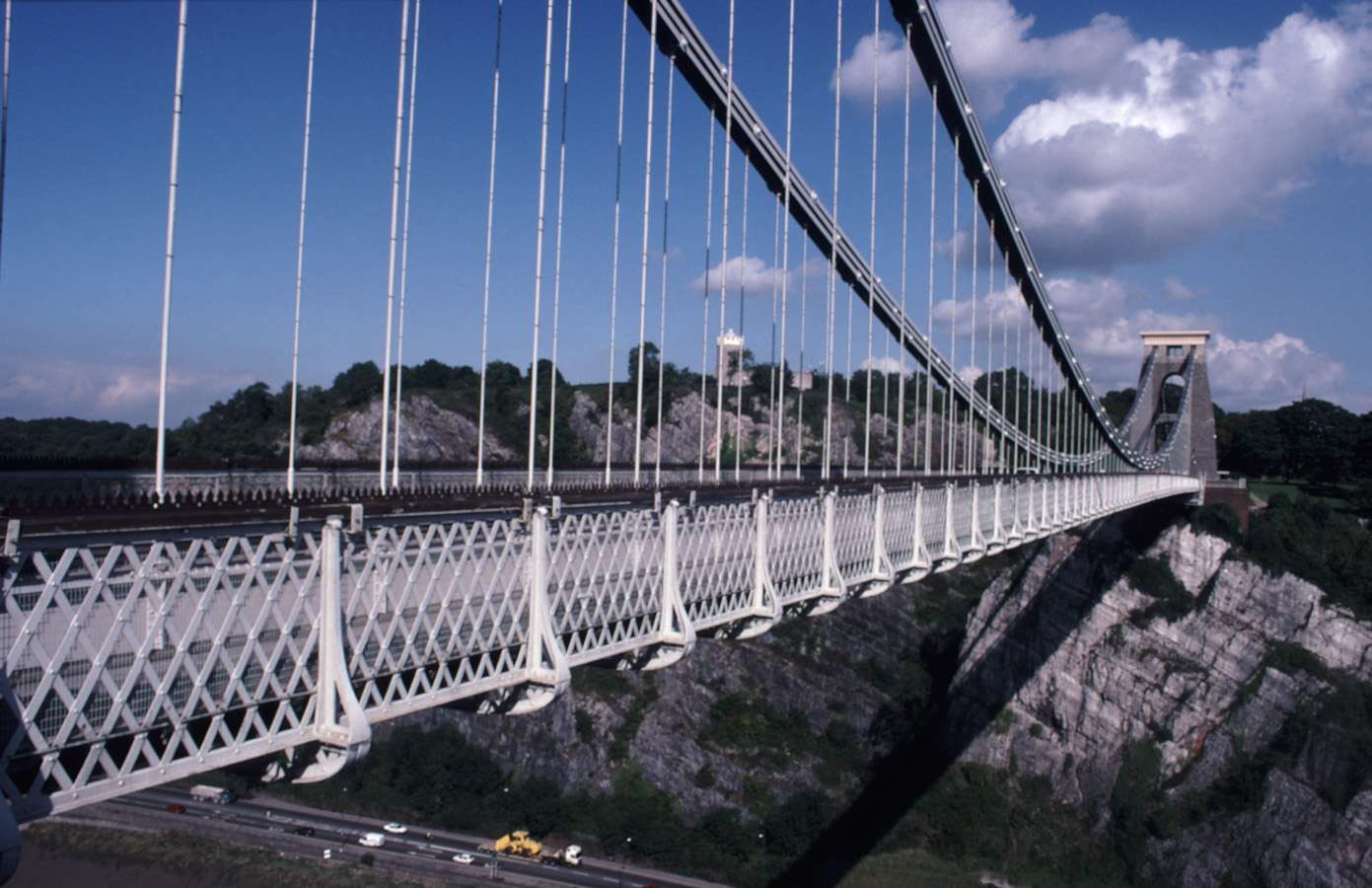 斜拉桥和悬索桥的区别